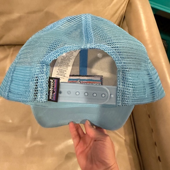 Patagonia P-6 Logo Trucker Hat - light blue! - Picture 3 of 3